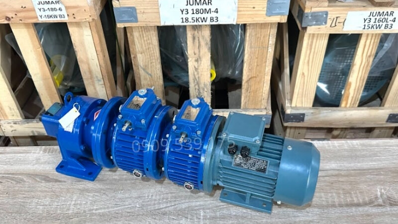 Introduction to Heavy Duty R-Series Inline Helical Gear Motors under 1.1kW