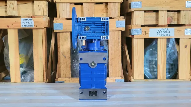 Hộp giảm tốc 2 cấp NMRV 75 - 130 mặt loa