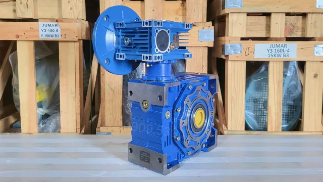 Hộp giảm tốc 2 cấp NMRV 90 - 110 góc nghiêng phải