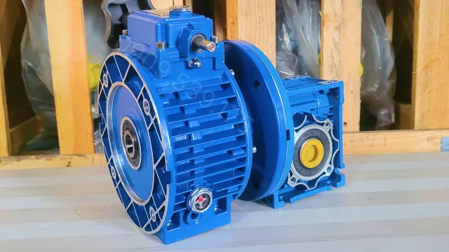 Hộp giảm tốc 2 cấp UDL 2.2kW - NMRV 75 chính hãng