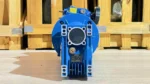 Phía sau là phần hộp giảm tốc nmrv của Hộp giảm tốc 3 cấp (2 UDL 0.37kW và 1 NMRV 50)