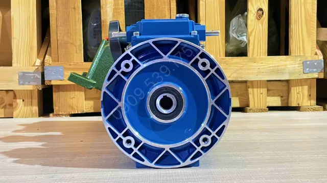 Góc nhìn trực diện của Hộp giảm tốc 3 cấp (2 UDL 1.5kW và 1 WPDX 80)