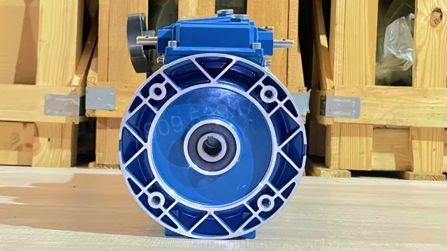 Góc nhìn trực diện của Hộp giảm tốc 3 cấp (2 UDL 2.2kW và 1 NMRV 75)