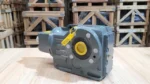 Hộp giảm tốc tải nặng trục vuông góc S 37kW 50Hp góc nghiêng