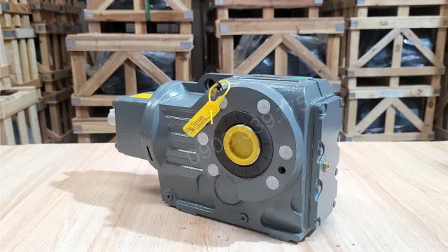 Hộp giảm tốc tải nặng trục vuông góc S 45kW 60Hp góc nghiêng