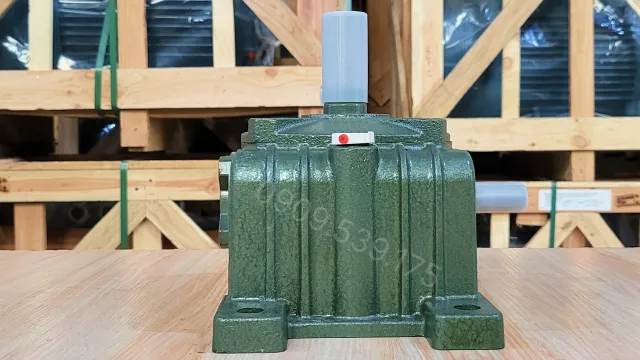 Hộp giảm tốc trục vít WPO 175 góc phải