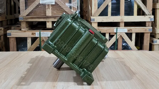 Góc bên phải của Hộp giảm tốc trục vít WPX 120