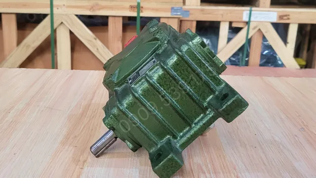 Góc bên trái của Hộp giảm tốc trục vít WPX 80