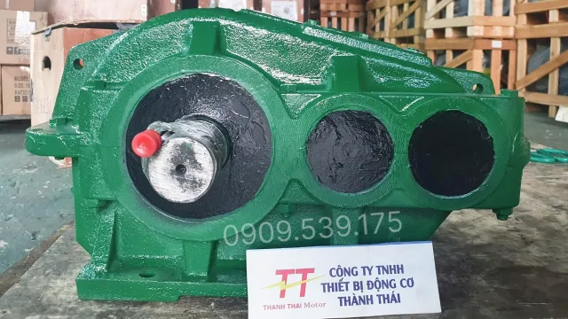 Góc nhìn tổng quan của Hộp số giảm tốc ZQ 750