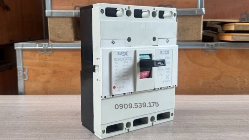 Khởi động từ là thiết bị điện dùng để đóng ngắt và bảo vệ động cơ, giúp hệ thống vận hành an toàn và ổn định.