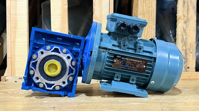 Motor giảm tốc NMRV 40 0.25kW 0.34Hp phủ lớp sơn tĩnh điện