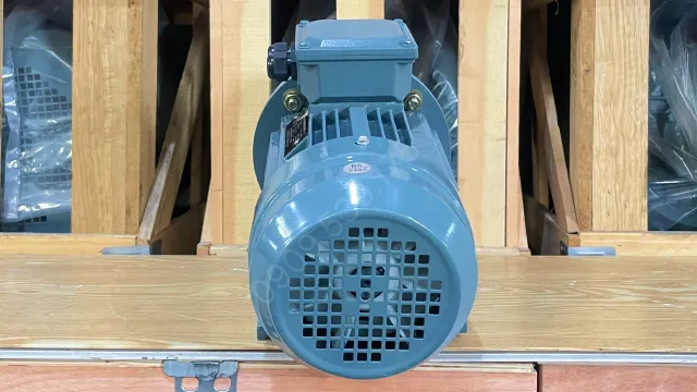 Quạt tản nhiệt của Motor giảm tốc NMRV 75 1.1kW 1.5Hp