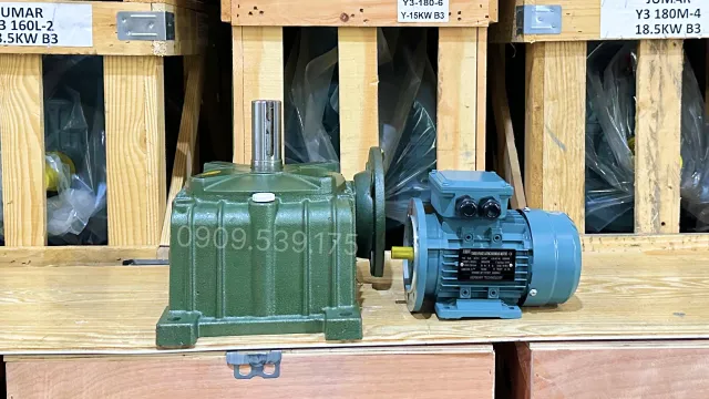 Motor giảm tốc WPDO 100 1.5kW 2Hp góc phải