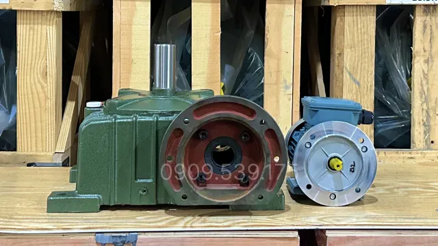 Motor giảm tốc WPDO 100 1.5kW 2Hp mặt trước