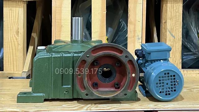 Motor giảm tốc WPDO 100 1.5kW 2Hp mặt sau