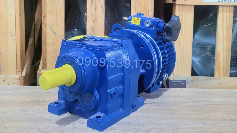 General design of the UDL Variable Speed 2-Stage 2.2kW R67 Helical Gearbox