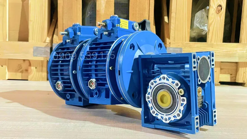 Thiết kế tổng quan hộp giảm tốc 3 cấp (2 UDL 2.2kW và 1 NMRV 75)