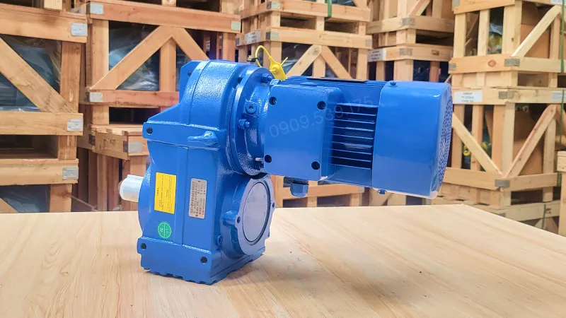 General design of Heavy Duty F-Series Parallel Shaft Helical Gear Motor 7.5kW 10Hp
