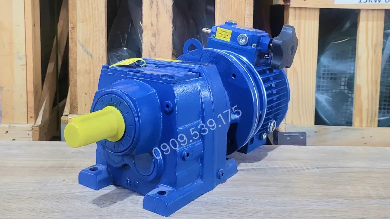 Overview design of the UDL 2-Stage Gearbox 0.37kW R37