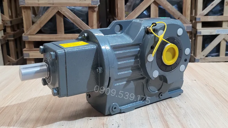 Applications of the S-Series Helical Worm Gearbox 11kW 15Hp