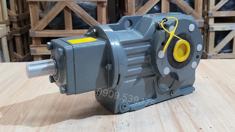 Ứng dụng hộp giảm tốc tải nặng trục vuông góc S 4.0kW 5.5Hp