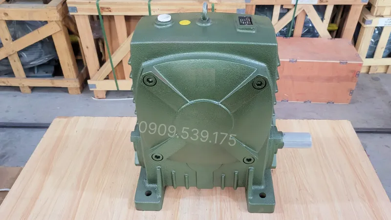 Applications of the WPA 135 worm gearbox