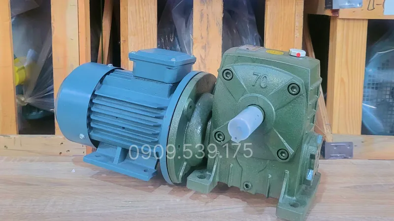Application of WPDA 70 gear motor 0.55kW 0.75Hp