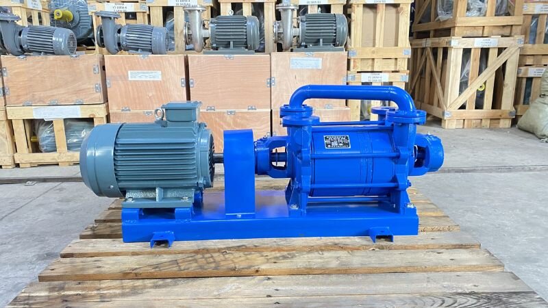 Bơm hút chân không là thiết bị cơ khí chuyên dụng được thiết kế để loại bỏ các phân tử khí
