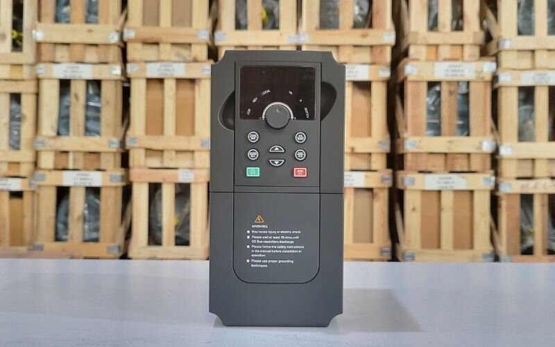 Chuyển đổi điện 3 pha sang 1 pha bằng biến tần