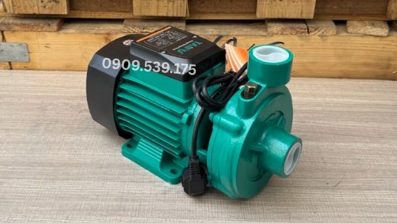 Máy bơm nước chạy bao lâu còn phụ thuộc vào dung tích bể chứa và công suất của mô tơ bơm nước.