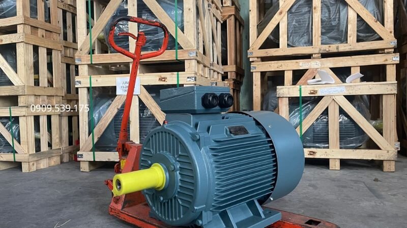 Các biện pháp kỹ thuật tính lại tụ điện, chuyển sơ đồ Tam giác, làm sạch quạt tản nhiệt và sử dụng biến tần 1 pha ra 3 pha.