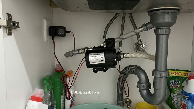 Bơm tăng áp 12V không chổi than sử dung cho gia đình