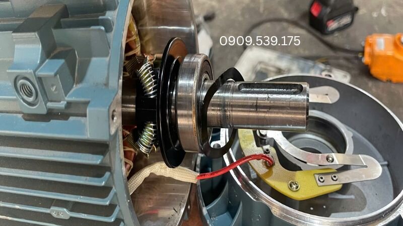Các bước lắp đặt công tắc ly tâm motor