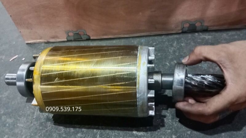 Cách tháo vòng bi rotor ra ngoài mà không gây tổn hại đến bề mặt cốt trục.