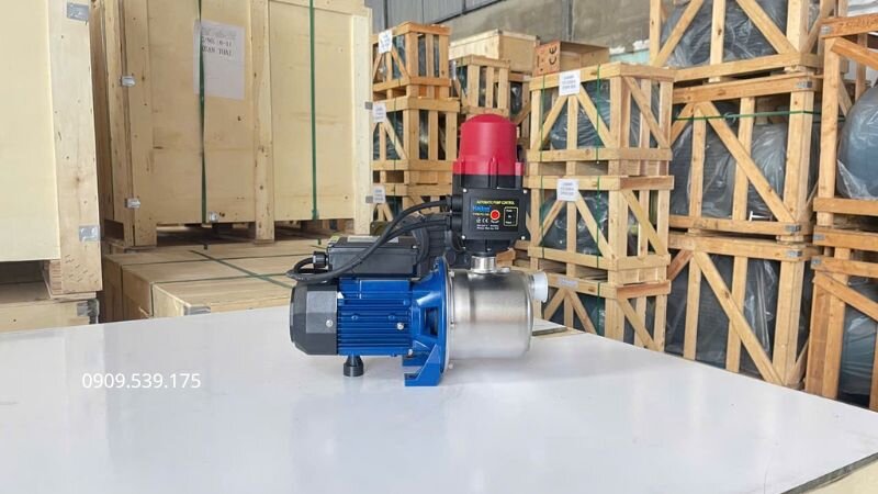 Cột áp bơm tăng áp vòi nước