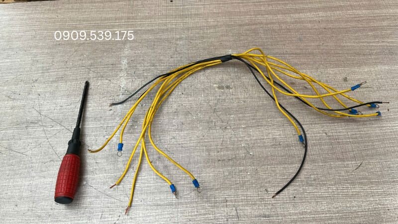 Danh mục vật tư bắt buộc gồm ống gen chịu nhiệt, băng keo điện, máy khò và vecni