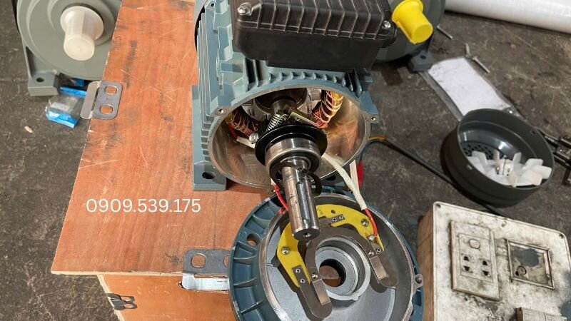 Dấu hiệu lắp sai công tắc ly tâm motor