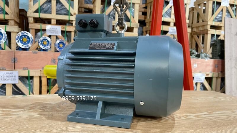 Gioăng cao su bị hỏng, chai cứng khiến mỡ không được giữ lại và chảy dọc theo trục
