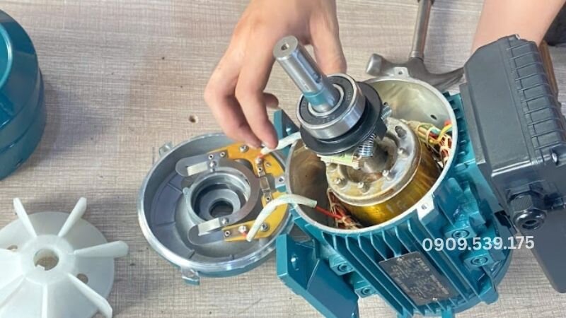 Kiểm tra nghiệm thu cách căn khe hở rotor stator.