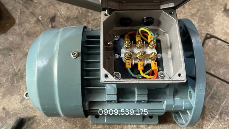 Yêu cầu bắt buộc về cách ly nguồn điện và trang bị dụng cụ trước khi thao tác