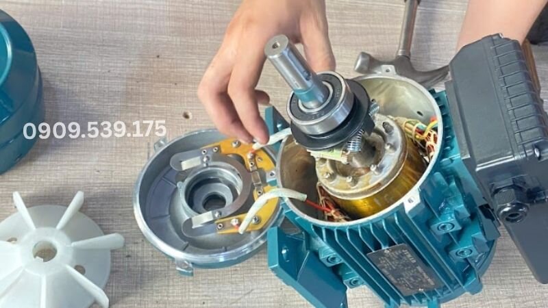 Quy trình các bước xử lý khi công tắc ly tâm bị kẹt.