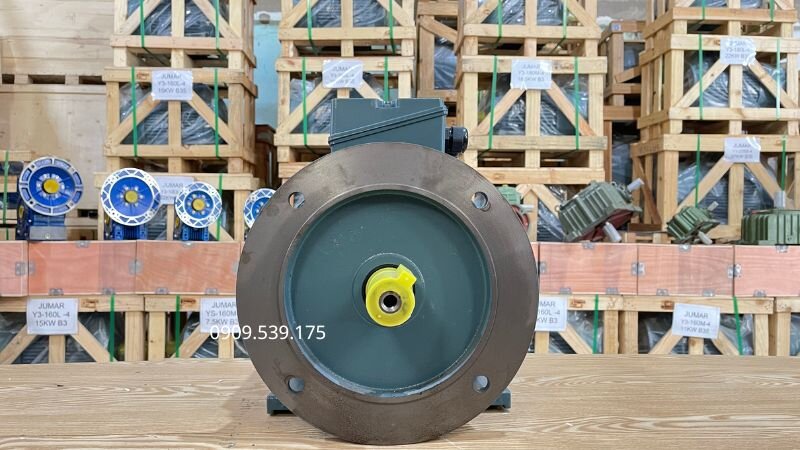 Thiết lập rào chắn và biển cảnh báo để ngăn nhân sự hít phải khói độc từ nhựa và dây đồng cháy.