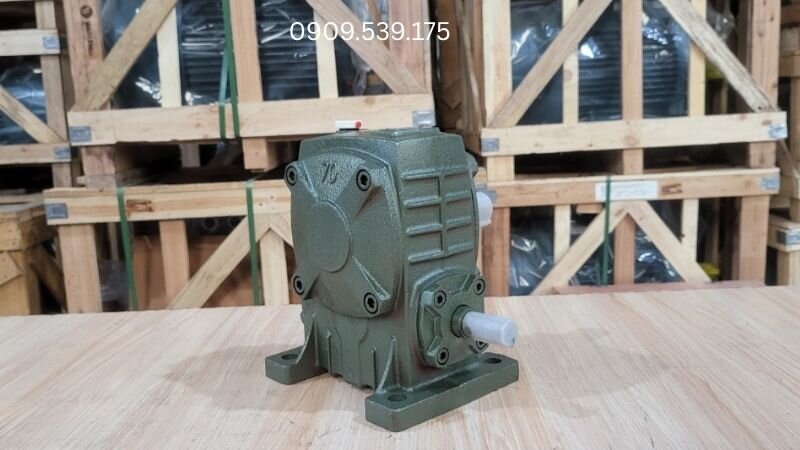 Trám keo kim loại, khâu chốt cơ khí nguội, hàn nhiệt đắp gang hoặc thay vỏ mới.