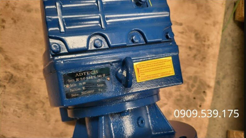 Chọn hộp giảm tốc cho máy ép công nghiệp đúng kỹ thuật với dòng trục thẳng R tải nặng