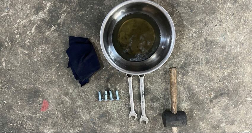 Chuẩn bị dụng cụ và kiểm tra thông số bích