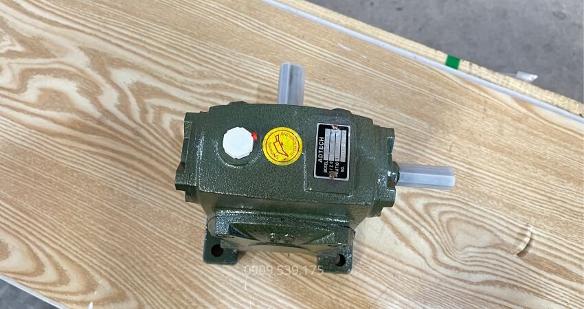 Dấu hiệu nút thông hơi hộp giảm tốc bị tắc và cần thay thế