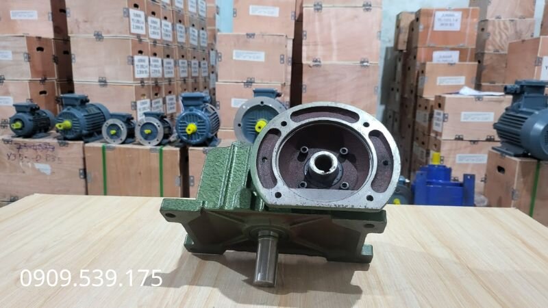 Hộp giảm tốc chịu tải nặng cho hệ thống công nghiệp