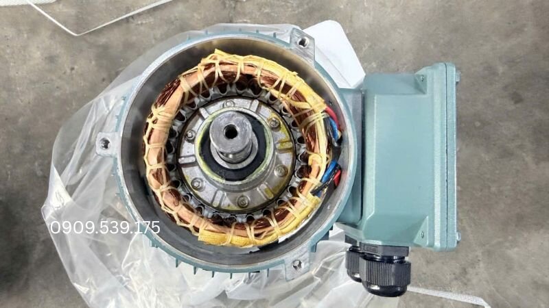 Hướng dẫn 4 bước đưa dây đồng vào rãnh stator đúng kỹ thuật