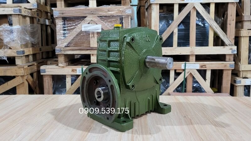 Thiết lập điều kiện làm việc tối ưu bằng cách giảm độ ẩm và cách ly thiết bị khỏi các nguồn hóa chất ăn mòn