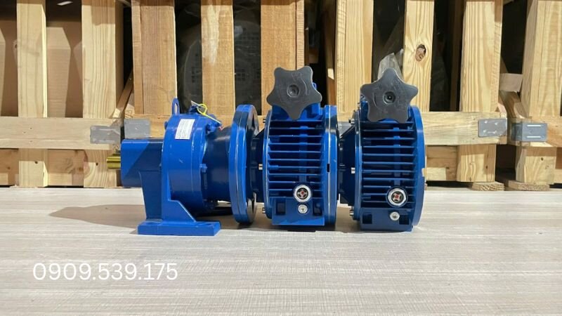 Motor giảm tốc công nghiệp chịu lực cao cho hệ thống máy ép tải nặng